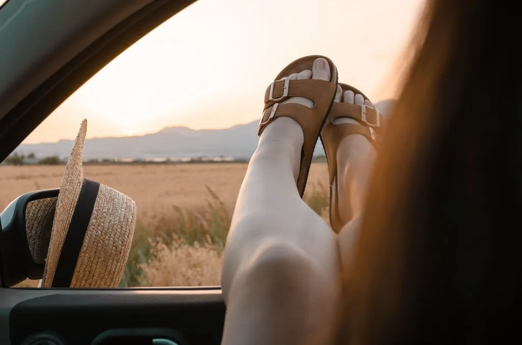 In viaggio sì, ma quali scarpe portare in vacanza?
