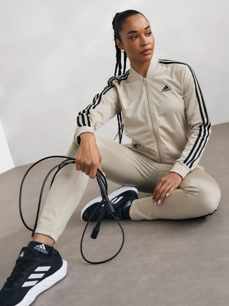 Da oggi Di Ruocco Calzature è anche Abbigliamento!!